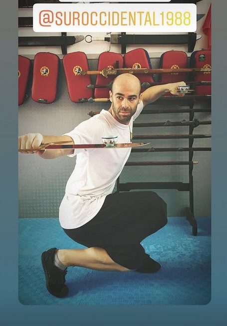 Entrenamiento con armas tradicionales de Kung Fu